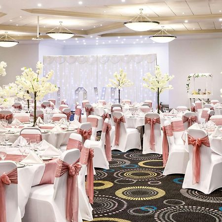 Mercure Telford Centre Hotel Esterno foto