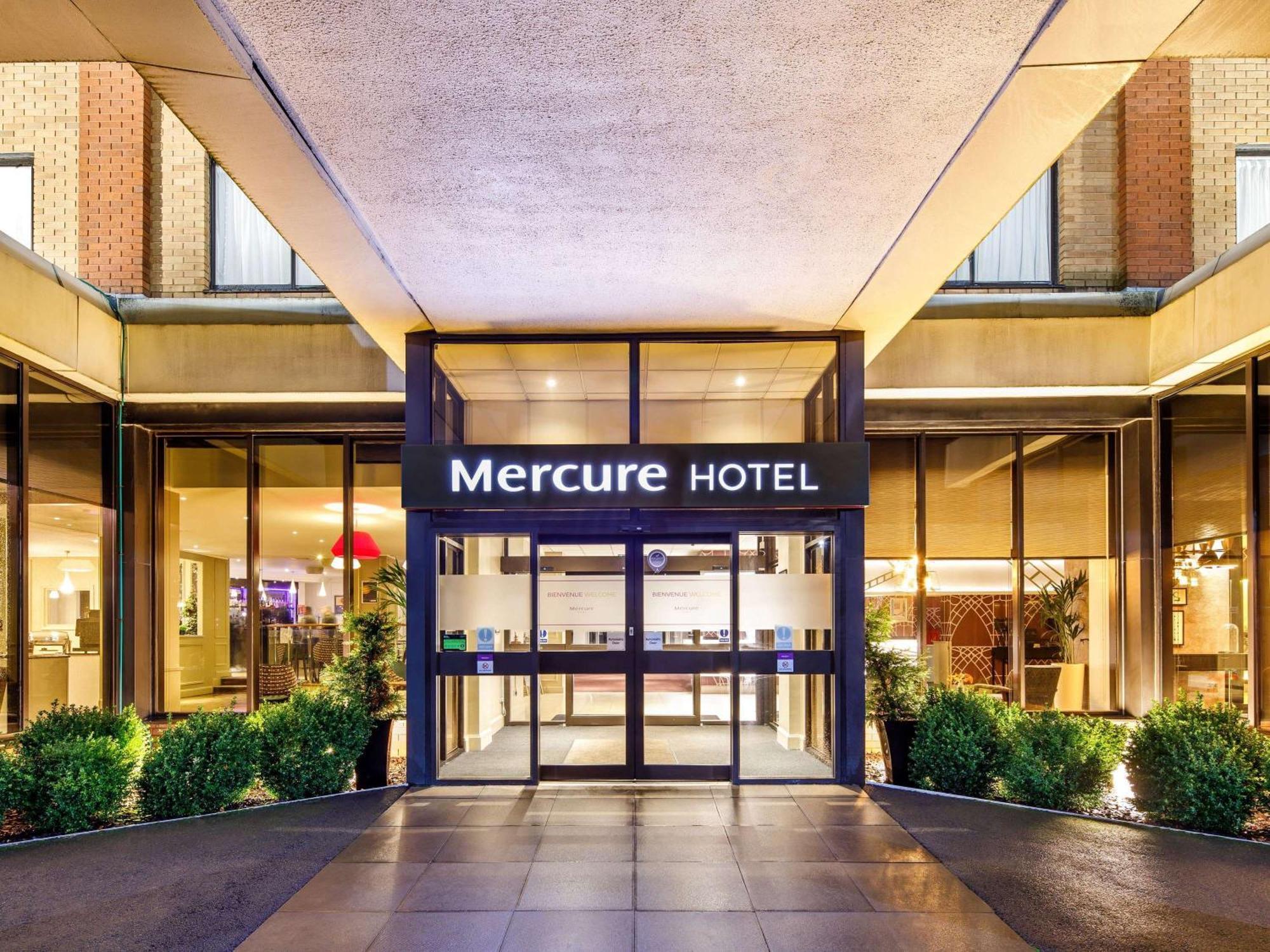 Mercure Telford Centre Hotel Esterno foto