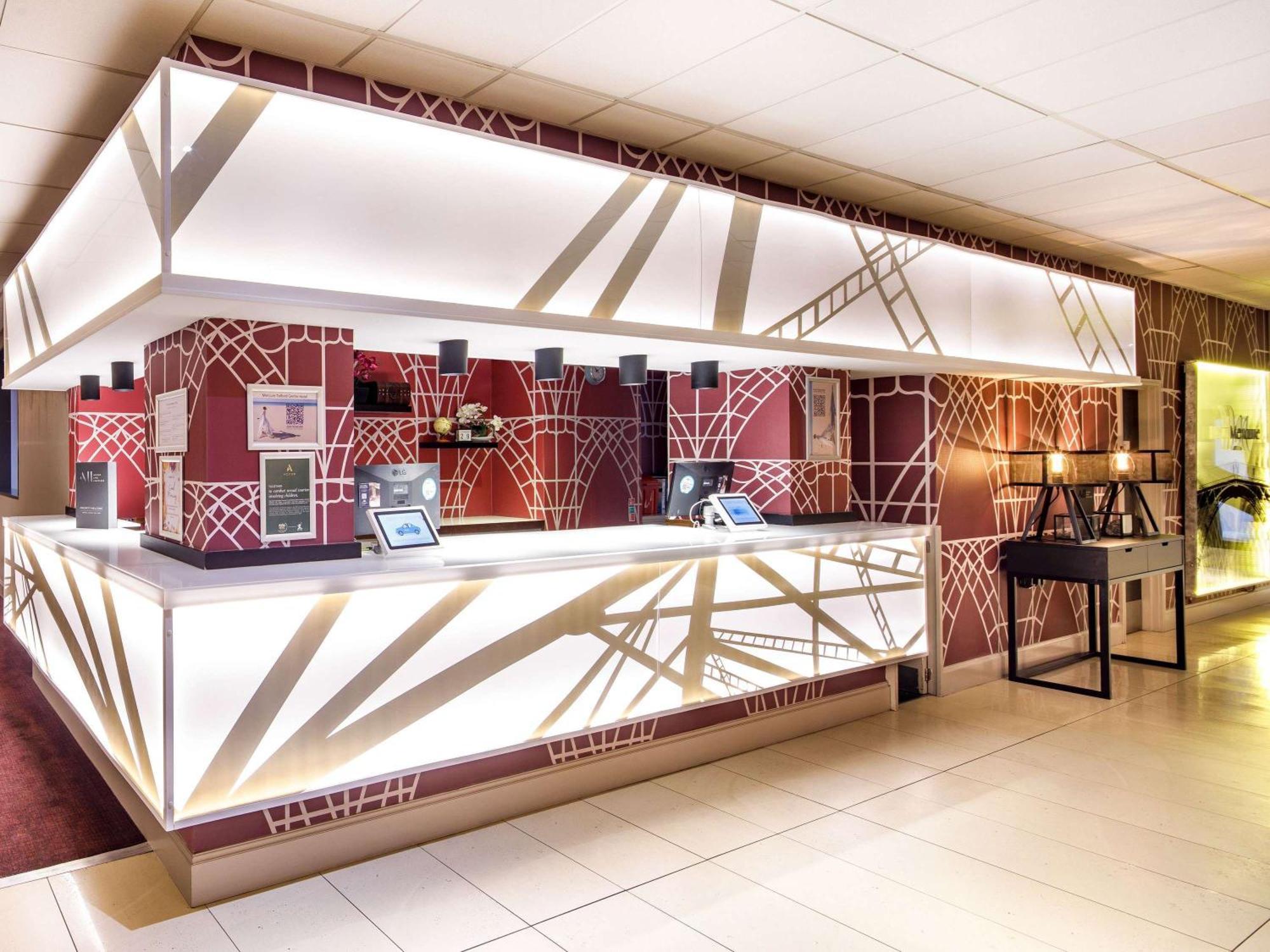 Mercure Telford Centre Hotel Esterno foto
