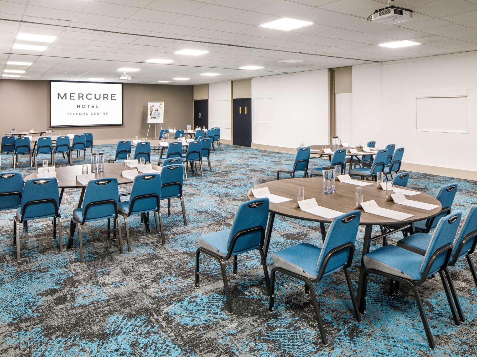 Mercure Telford Centre Hotel Esterno foto