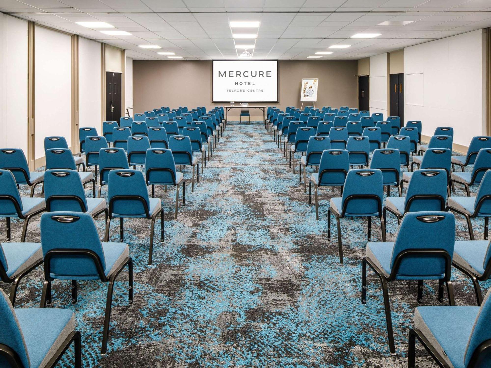 Mercure Telford Centre Hotel Esterno foto