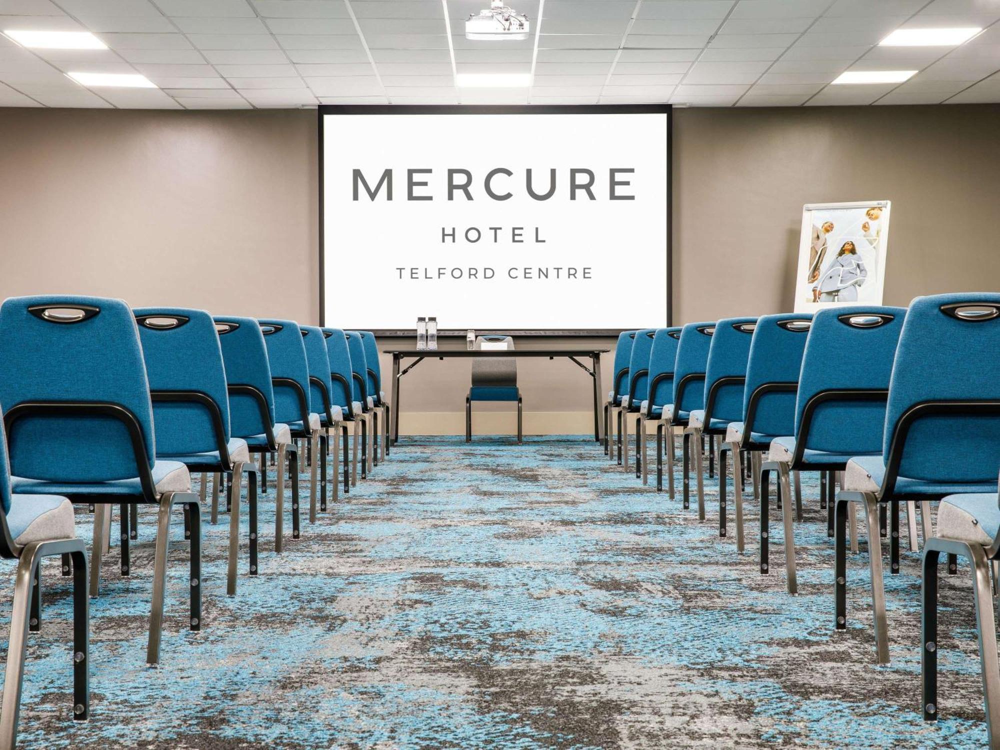 Mercure Telford Centre Hotel Esterno foto