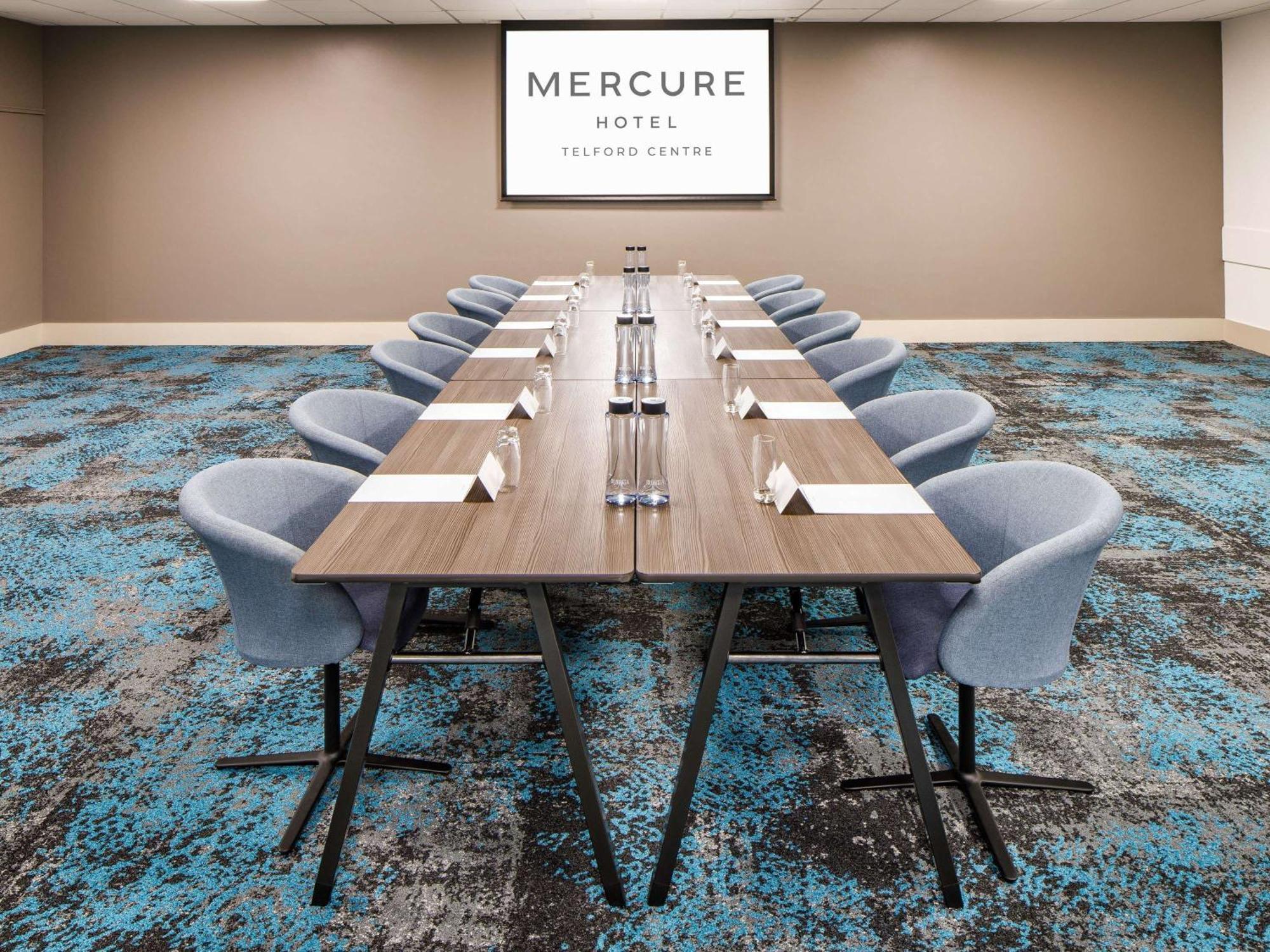 Mercure Telford Centre Hotel Esterno foto
