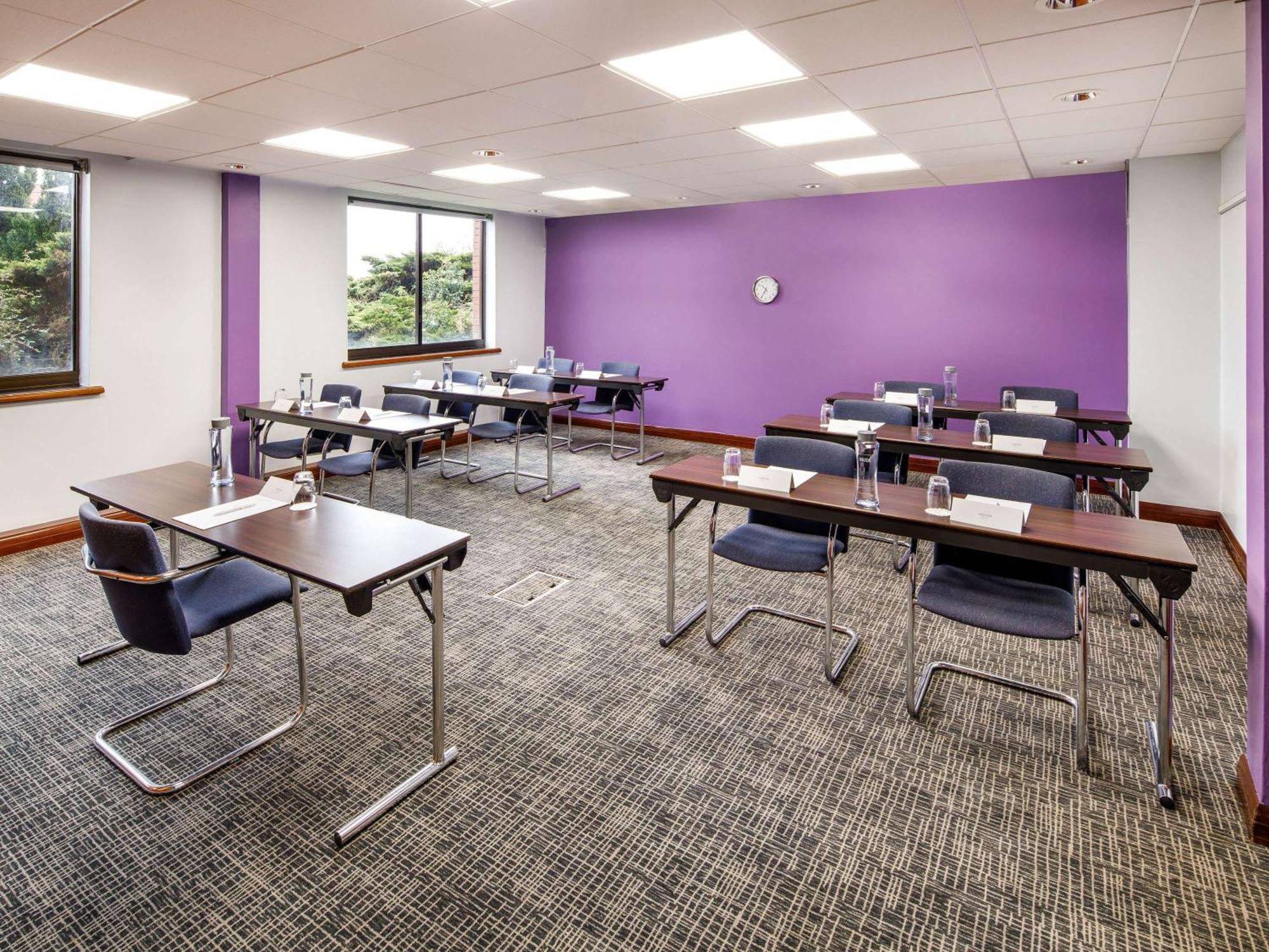 Mercure Telford Centre Hotel Esterno foto
