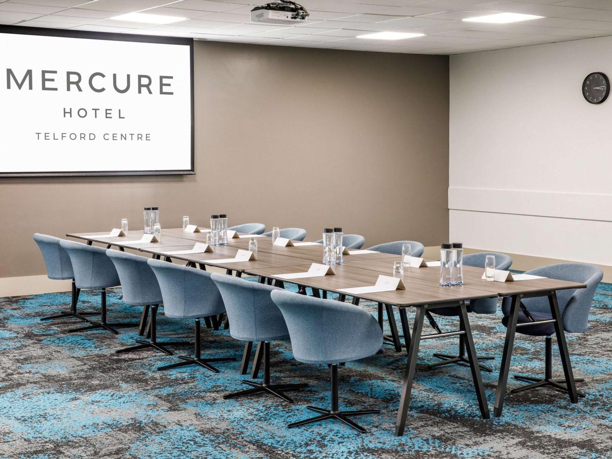 Mercure Telford Centre Hotel Esterno foto