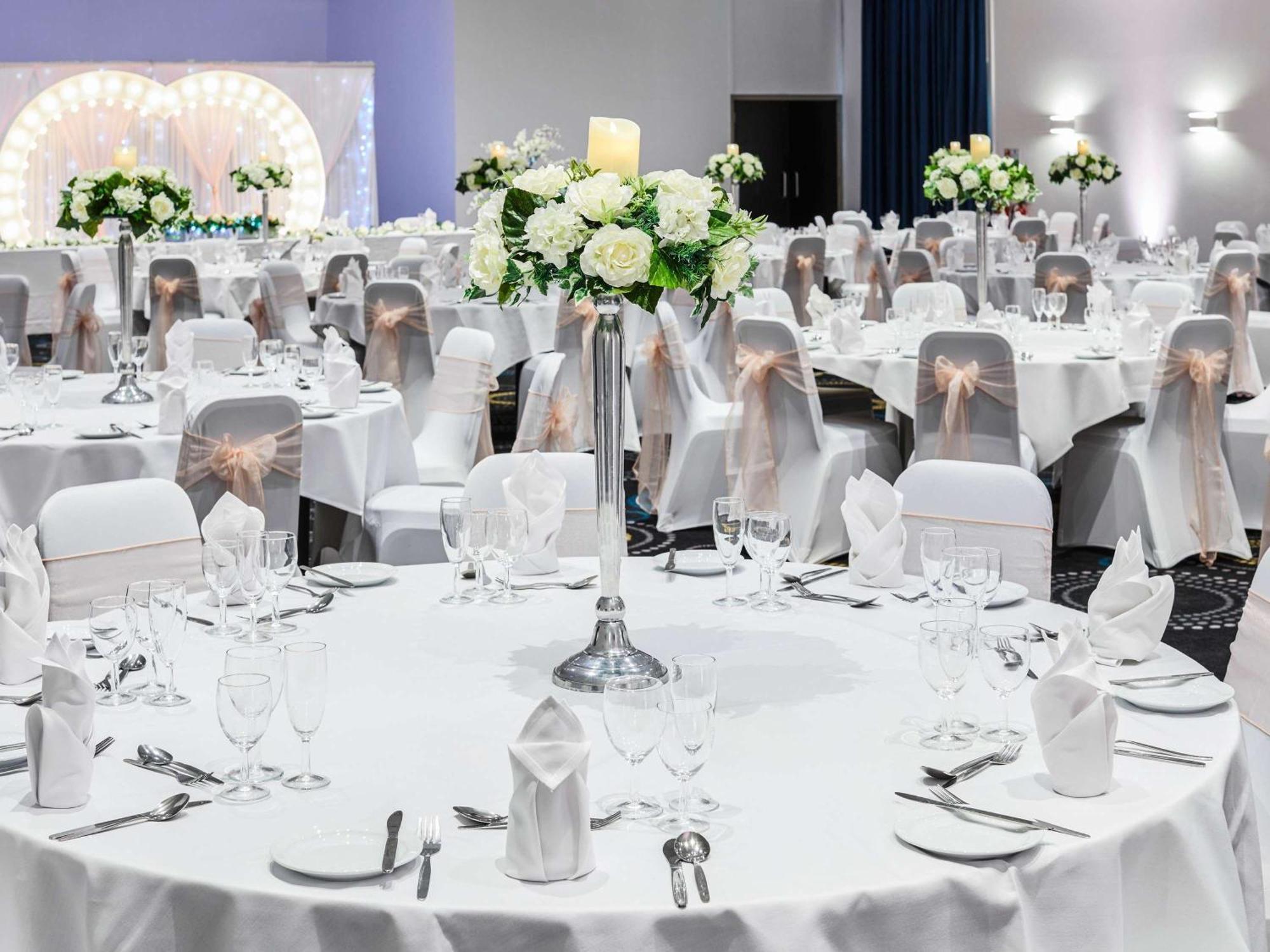 Mercure Telford Centre Hotel Esterno foto