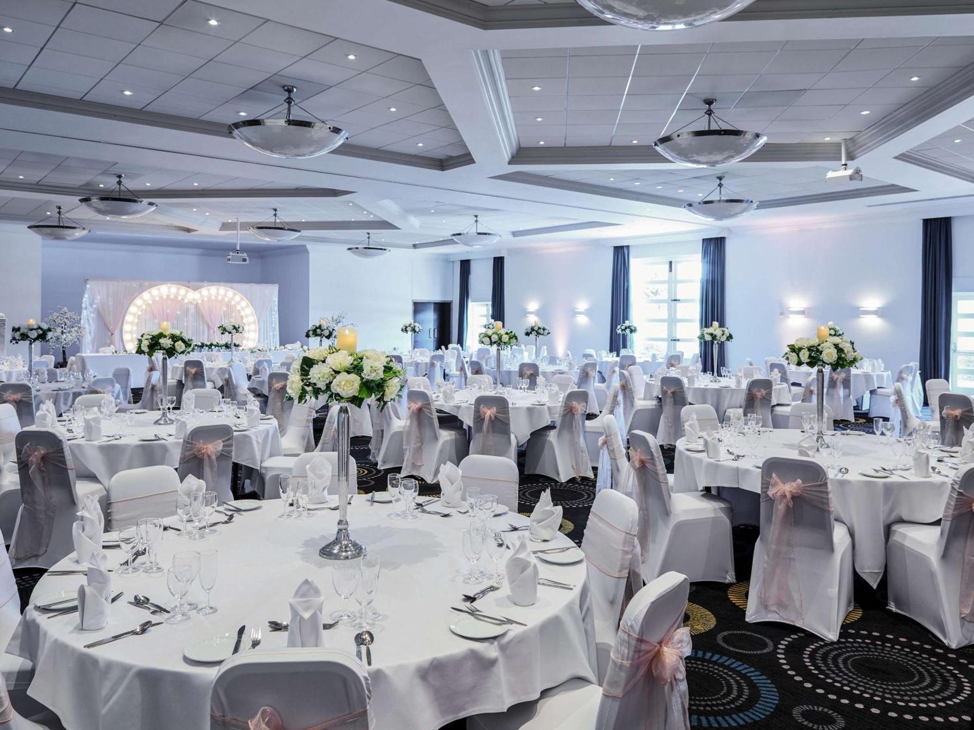 Mercure Telford Centre Hotel Esterno foto